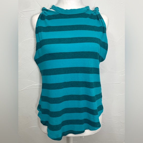 We The Free Knotted Tank Tee - Picture 3 of 10